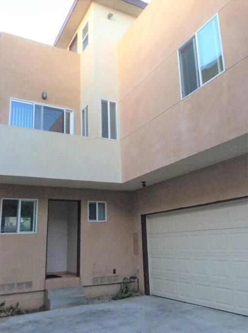 4 Bedrooms & 2.5 Bathrooms In La Los Angeles Bagian luar foto