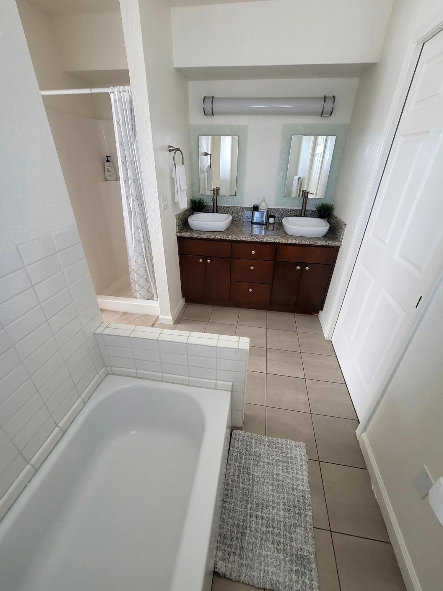 4 Bedrooms & 2.5 Bathrooms In La Los Angeles Bagian luar foto