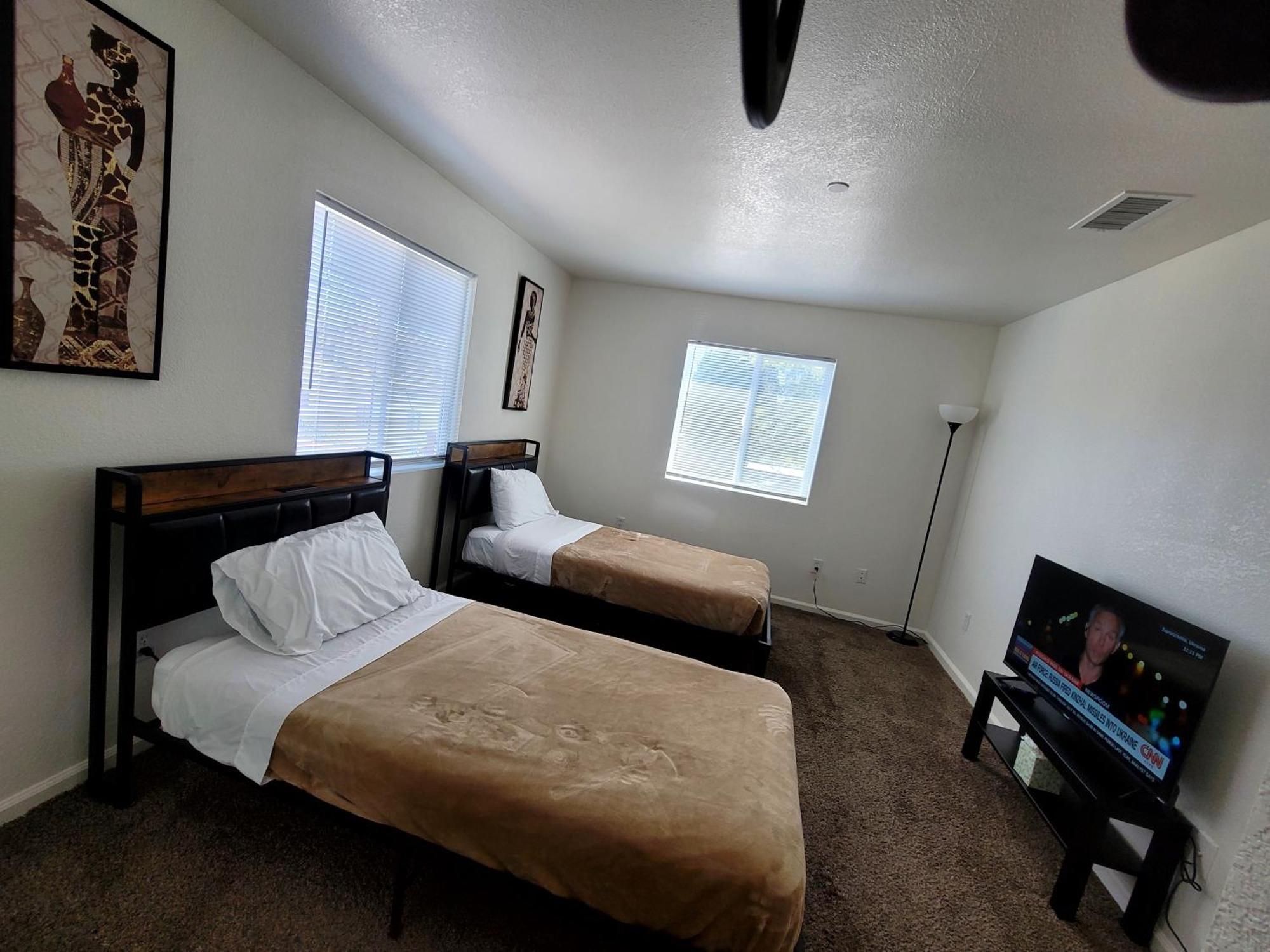4 Bedrooms & 2.5 Bathrooms In La Los Angeles Bagian luar foto