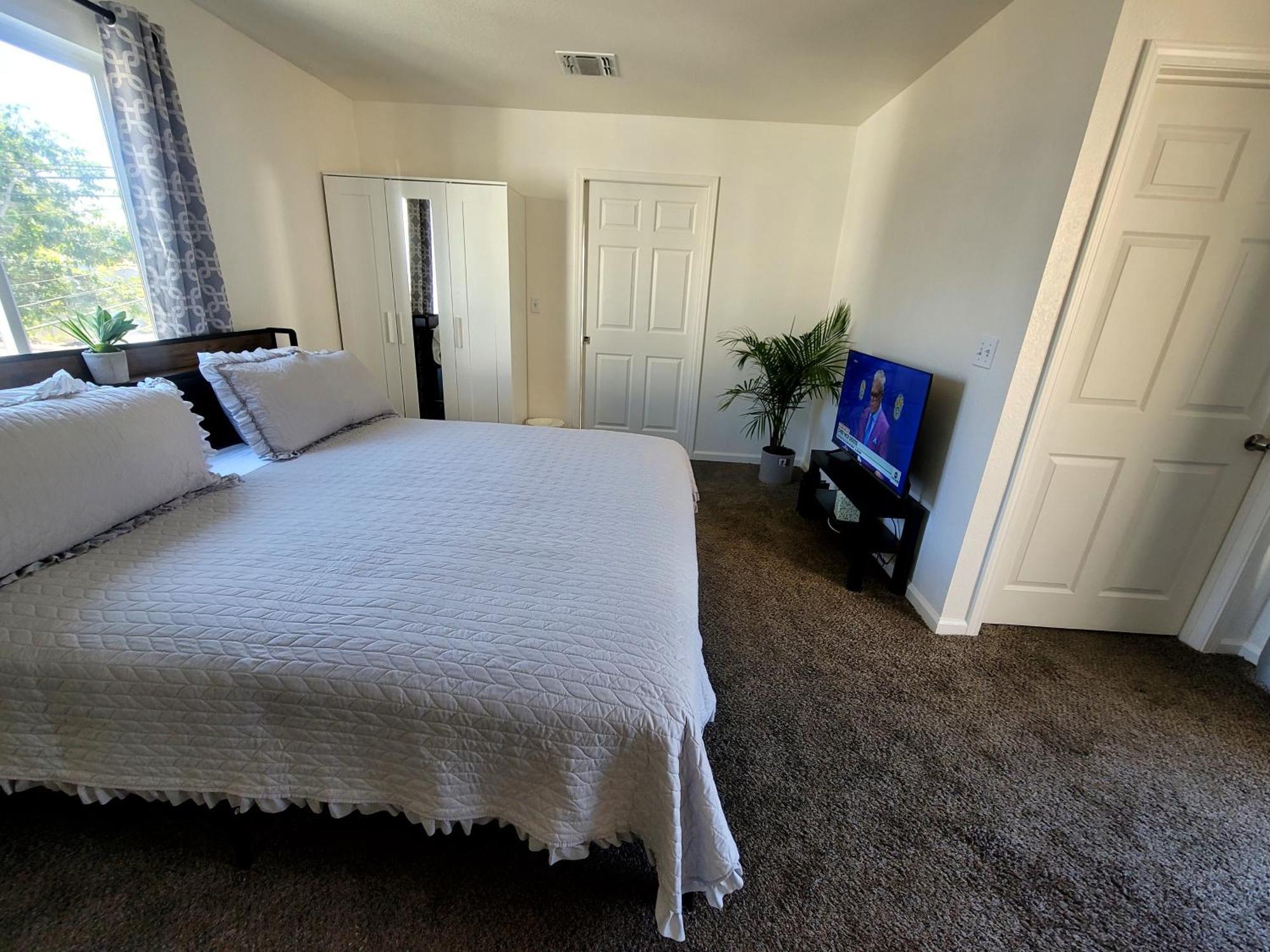 4 Bedrooms & 2.5 Bathrooms In La Los Angeles Bagian luar foto